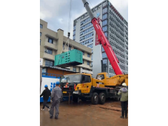 博杜安配套悅成無刷發(fā)電機(jī)的 500KW 集裝箱式低噪聲柴油發(fā)電機(jī)組到貨客戶